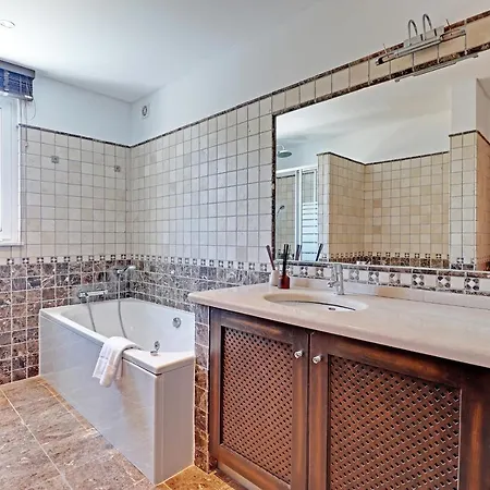 Villa Pebblebeach & Country House *